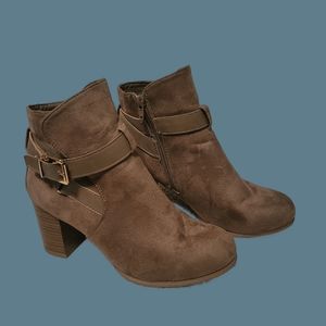 Wild Diva ankle boots, size 8